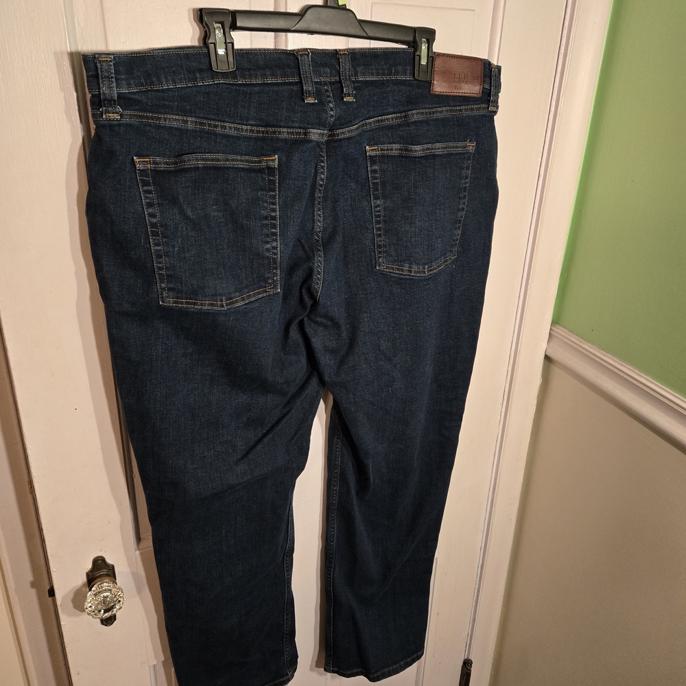 Men's L.L. Bean Dark Blue Relaxed Fit Jeans 44x30 - Picture 3 of 6